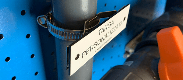 sistemi fissaggio targhette tubazioni